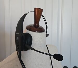 NWOT BLUEPARROTT wireless Bluetooth Headset HF001